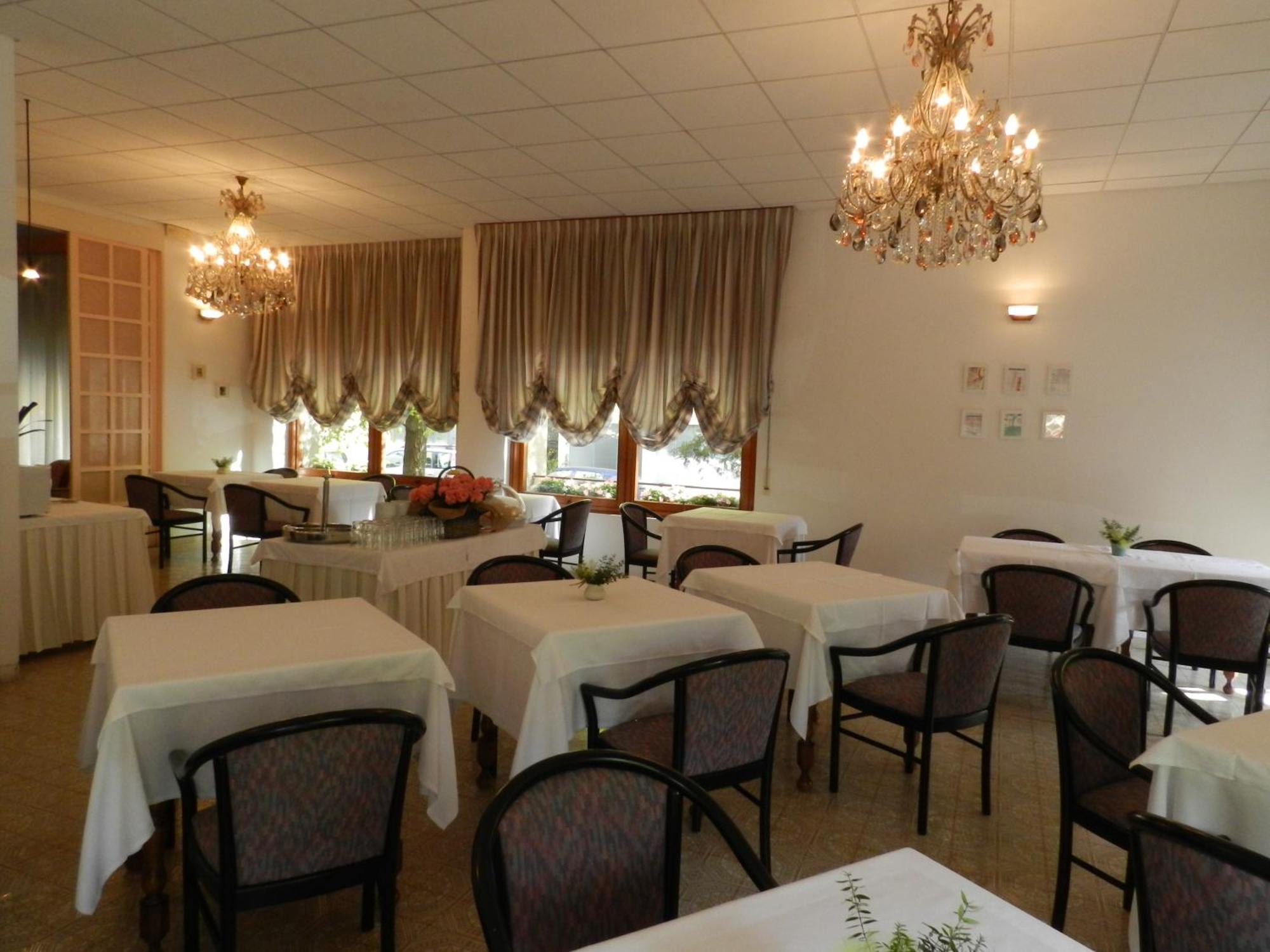 Park Hotel Albisola Superiore Dış mekan fotoğraf